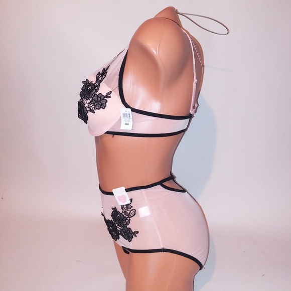 Bra and Panty Set‎ - Picture 4 of 8